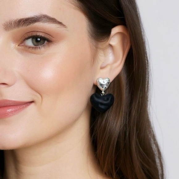 Alilang Double Heart Drop Earrings Black with Silver Textured Design - Picture 3 of 3